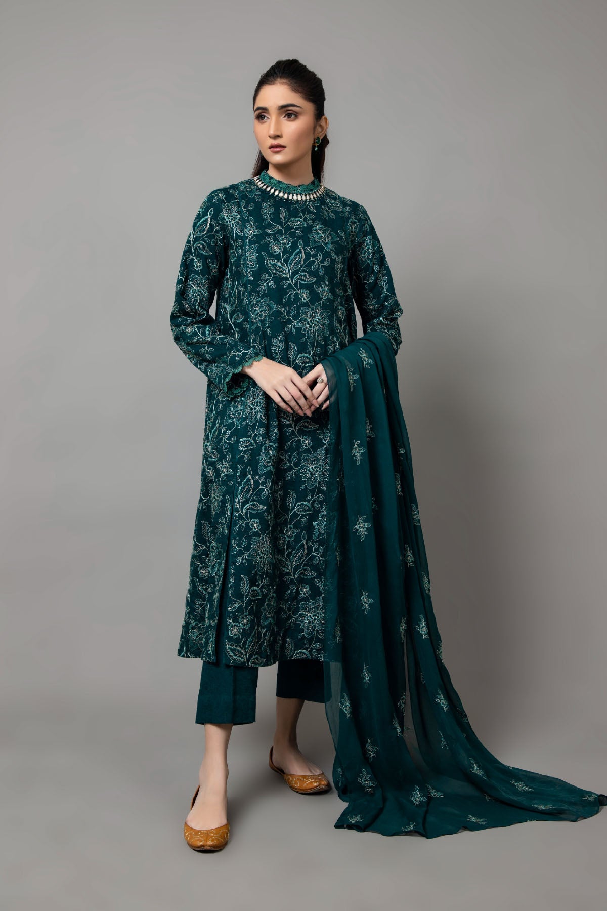 EMBROIDERED COTTON KARANDI 3 PCS (UNSTITCHED)