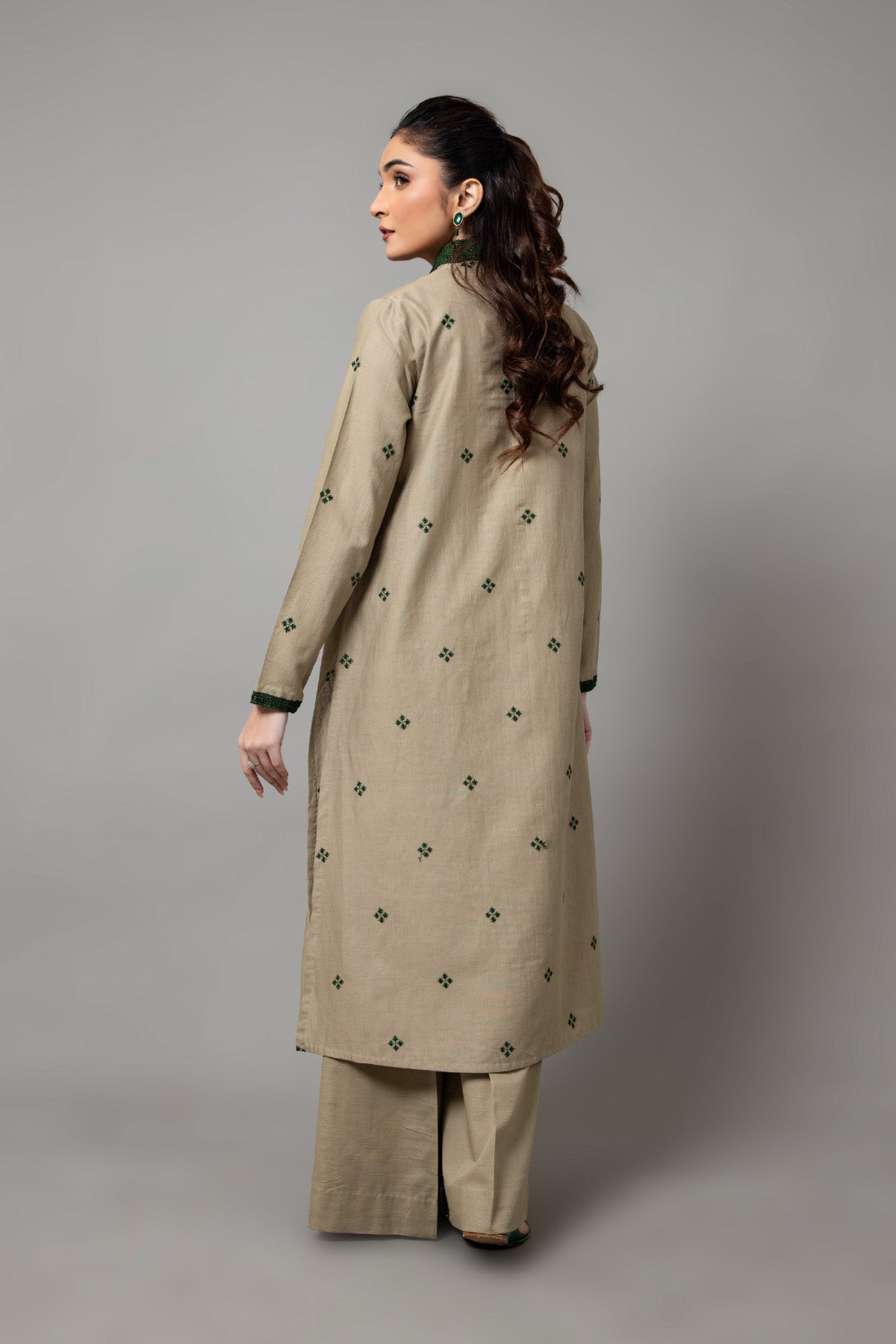 EMBROIDERED SLUB KHADDAR 2 PCS (UNSTITCHED)