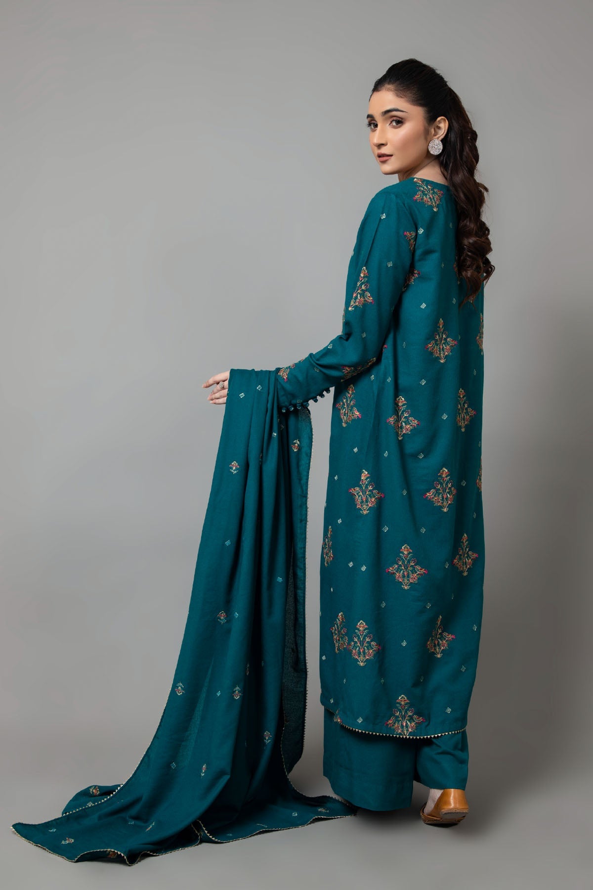 EMBROIDERED KARANDI LAWN 3 PCS (UNSTITCHED)