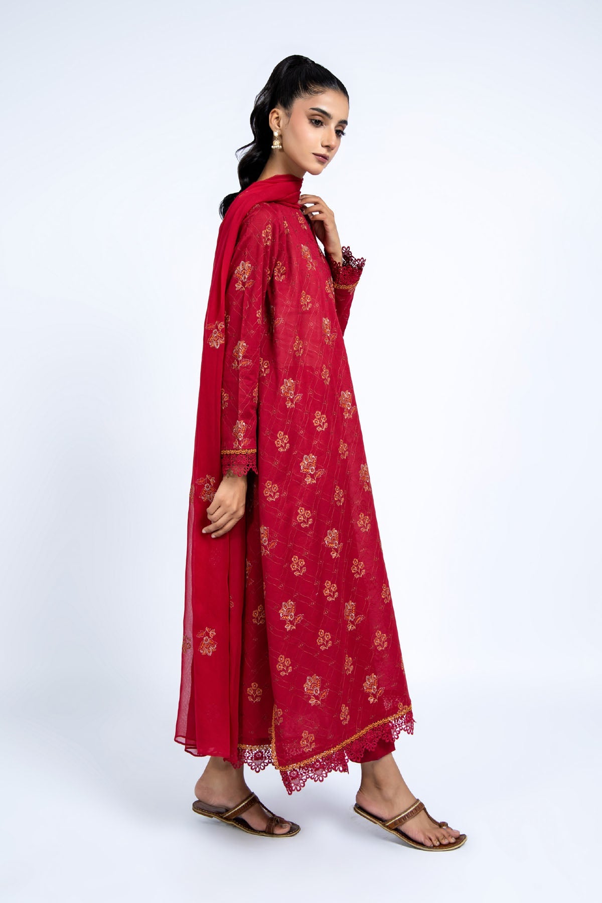 EMBROIDERED LAWN 3 PCS (UNSTITCHED)