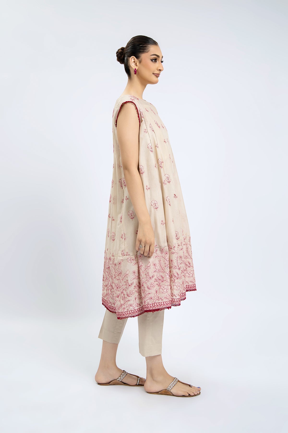 EMBROIDERED LAWN 2 PCS (UNSTITCHED)