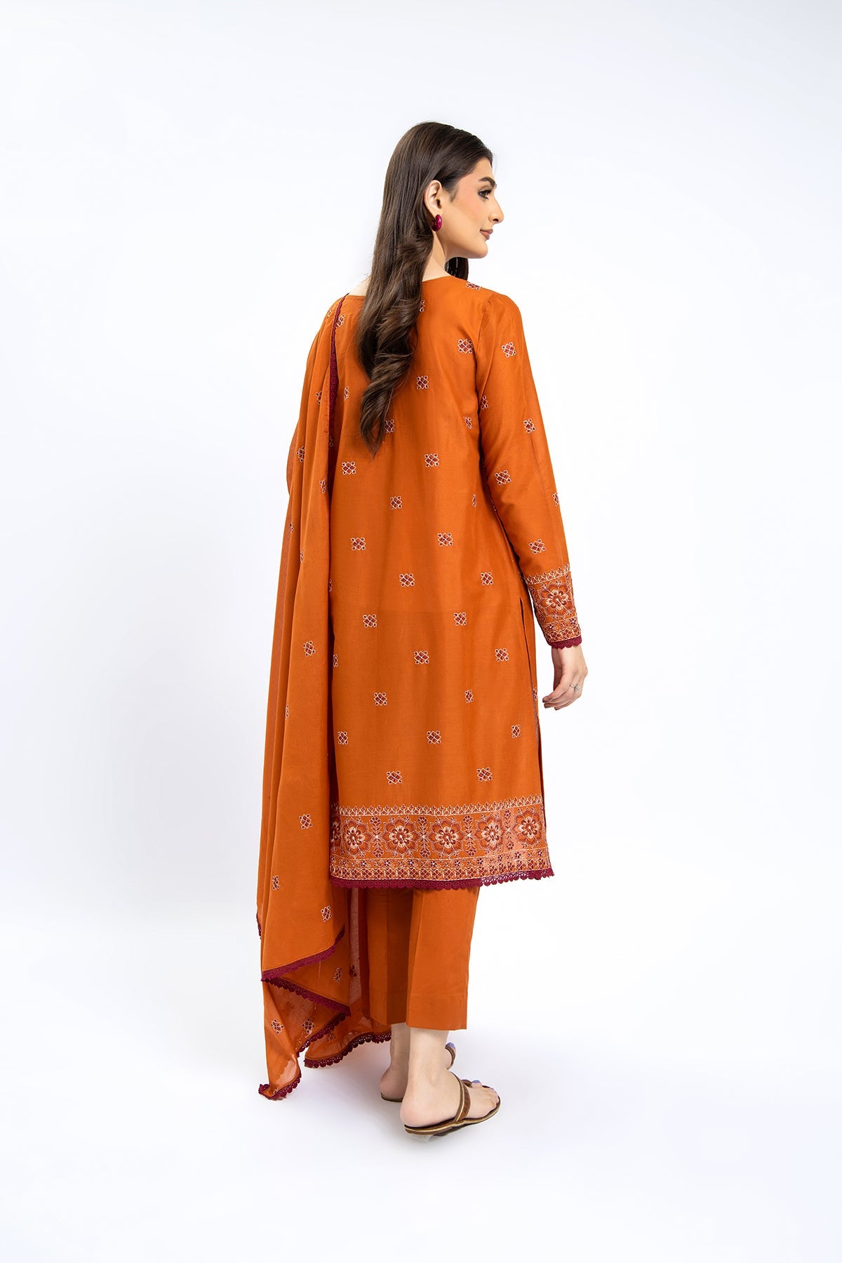 EMBROIDERED LAWN 3 PCS (UNSTITCHED)