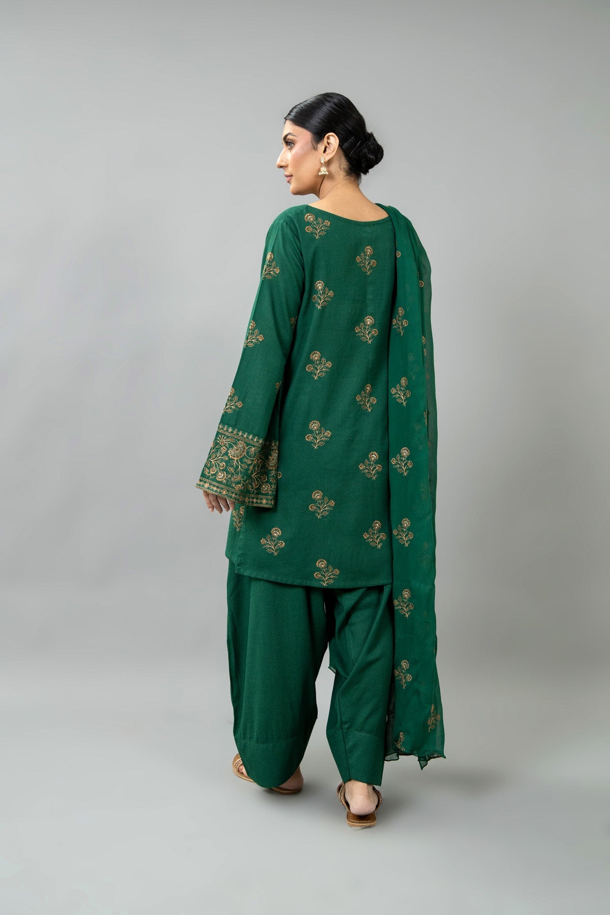 EMBROIDERED KARANDI LAWN 3 PCS (UNSTITCHED)