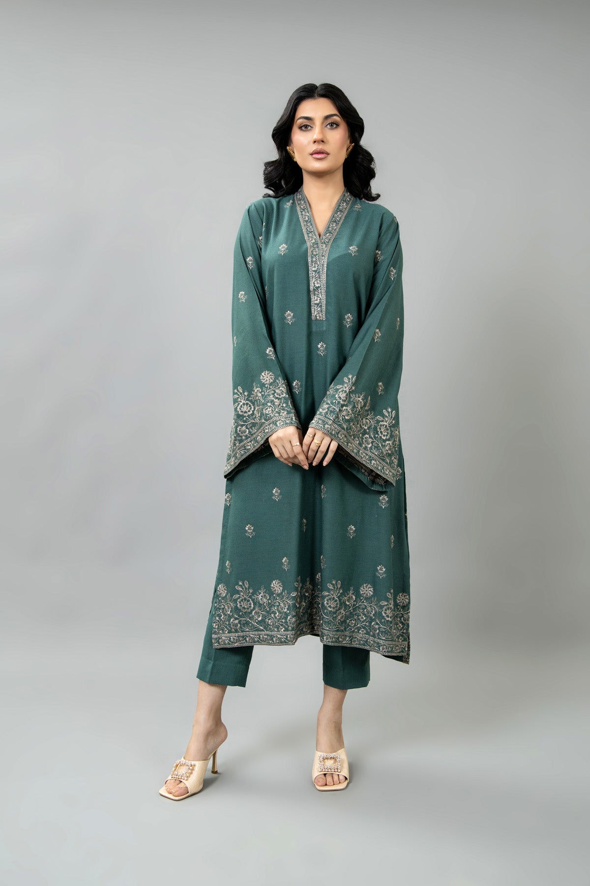 EMBROIDERED  KARANDI LAWN 2 PCS (UNSTITCHED)