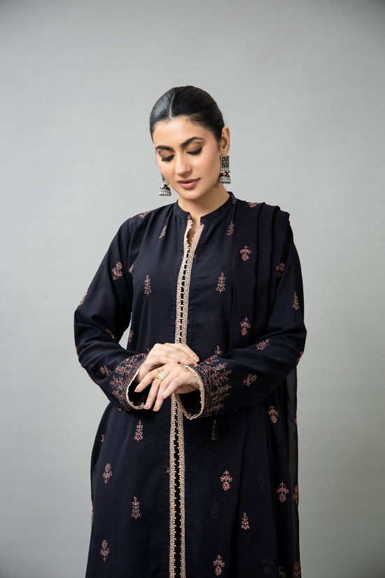 EMBROIDERED SLUB KHADDAR 3 PCS (UNSTITCHED)