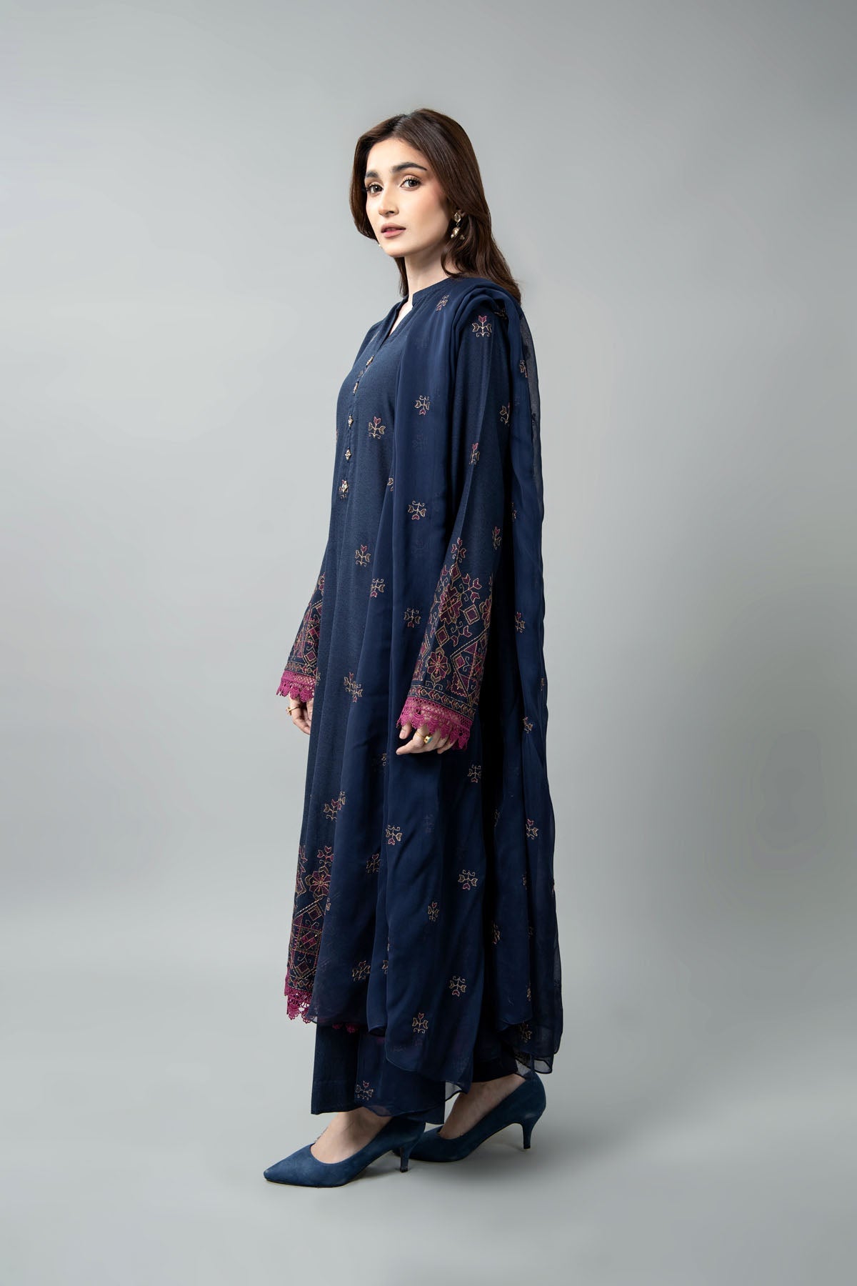 EMBROIDERED  KARANDI LAWN 3 PCS (UNSTITCHED)