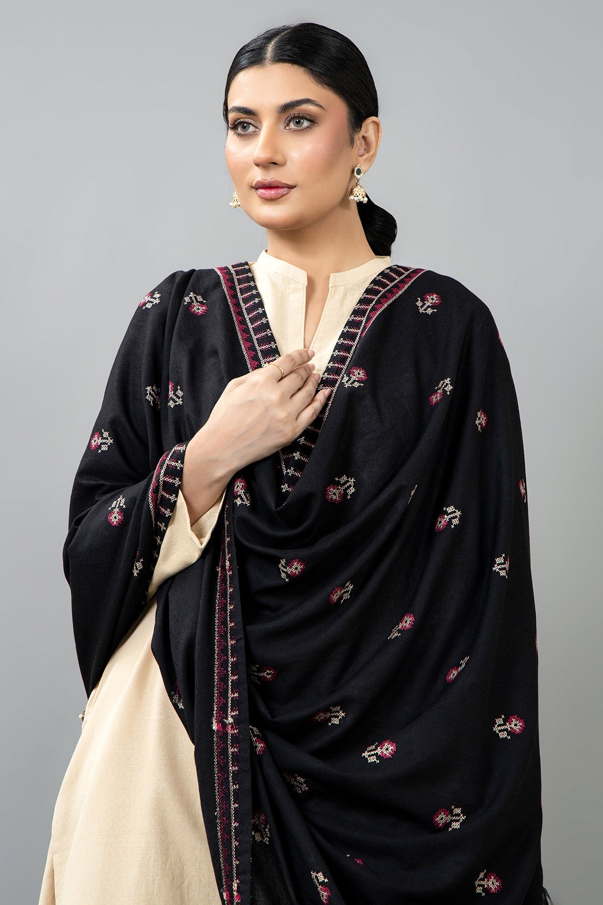 EMBROIDERED KARANDI LAWN SHAWL 1 PCS