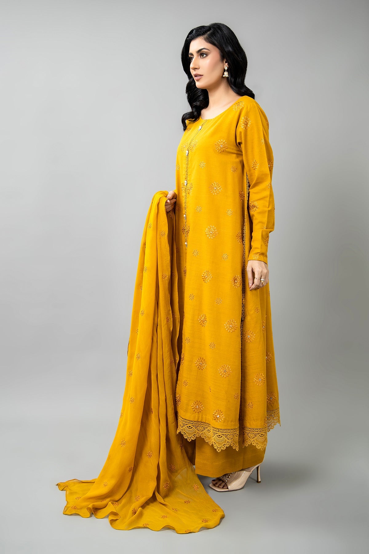 EMBROIDERED SLUB KHADDAR 3 PCS (UNSTITCHED)