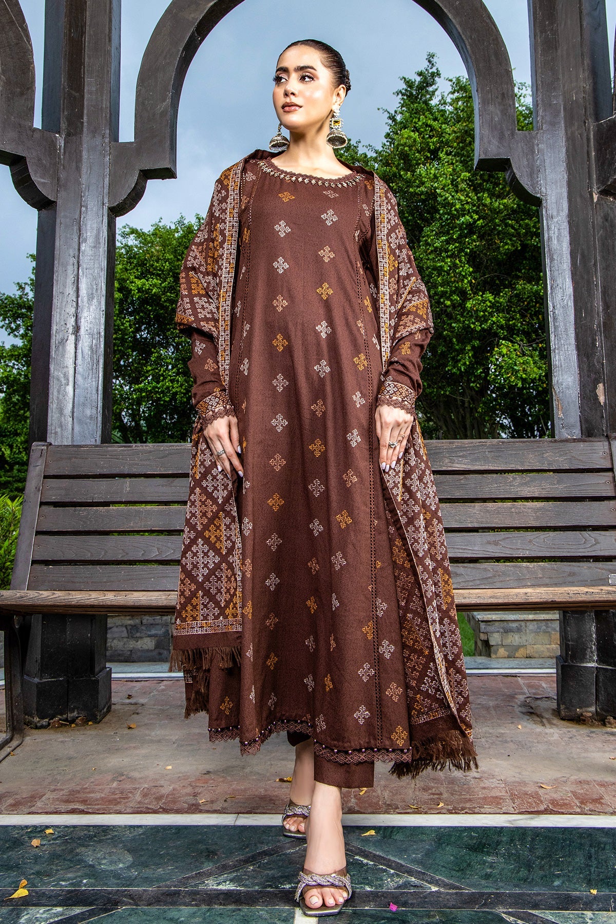 EMBROIDERED KARANDI LAWN SHAWL 1 PCS