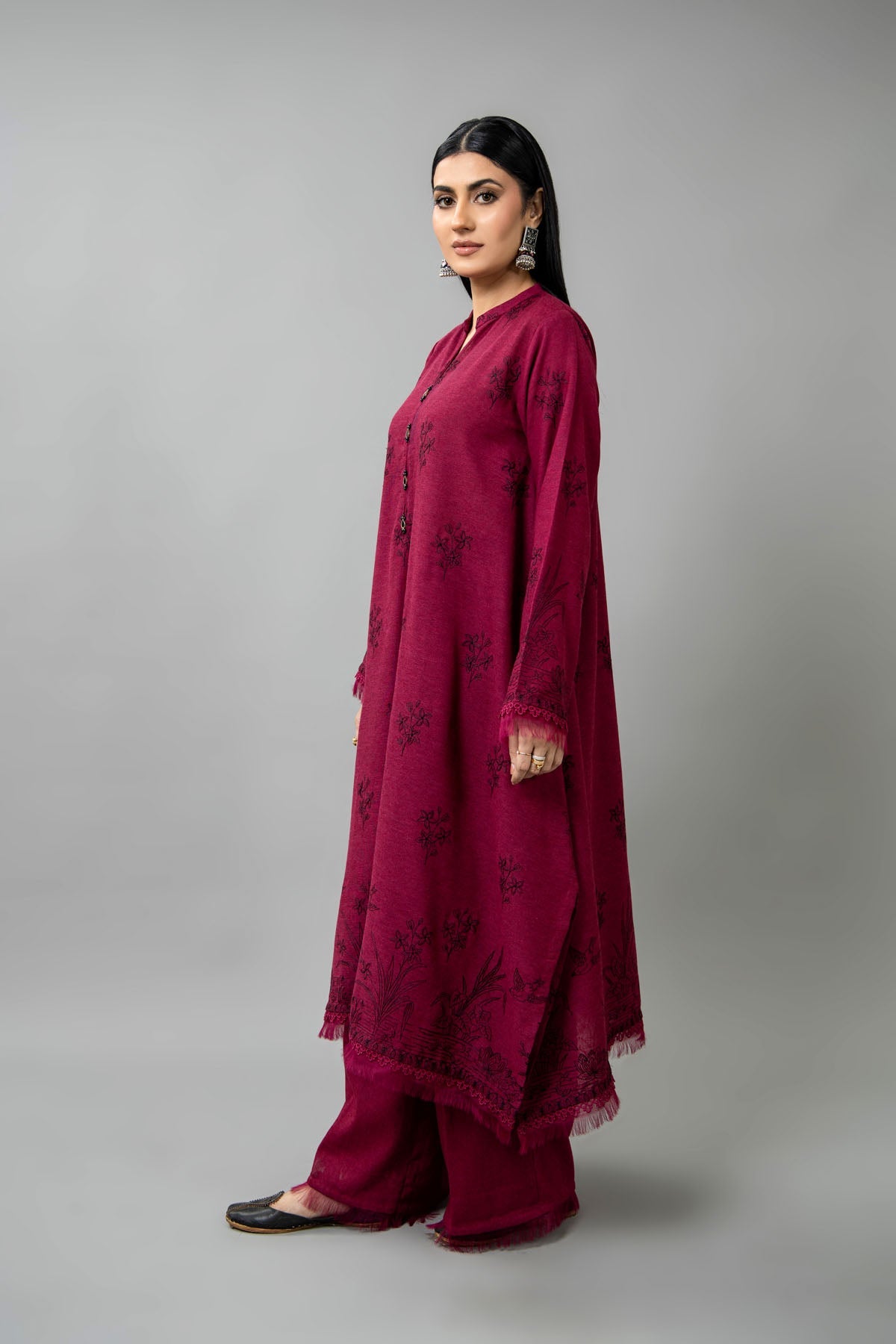EMBROIDERED COTTON KARANDI 2 PCS (UNSTITCHED)