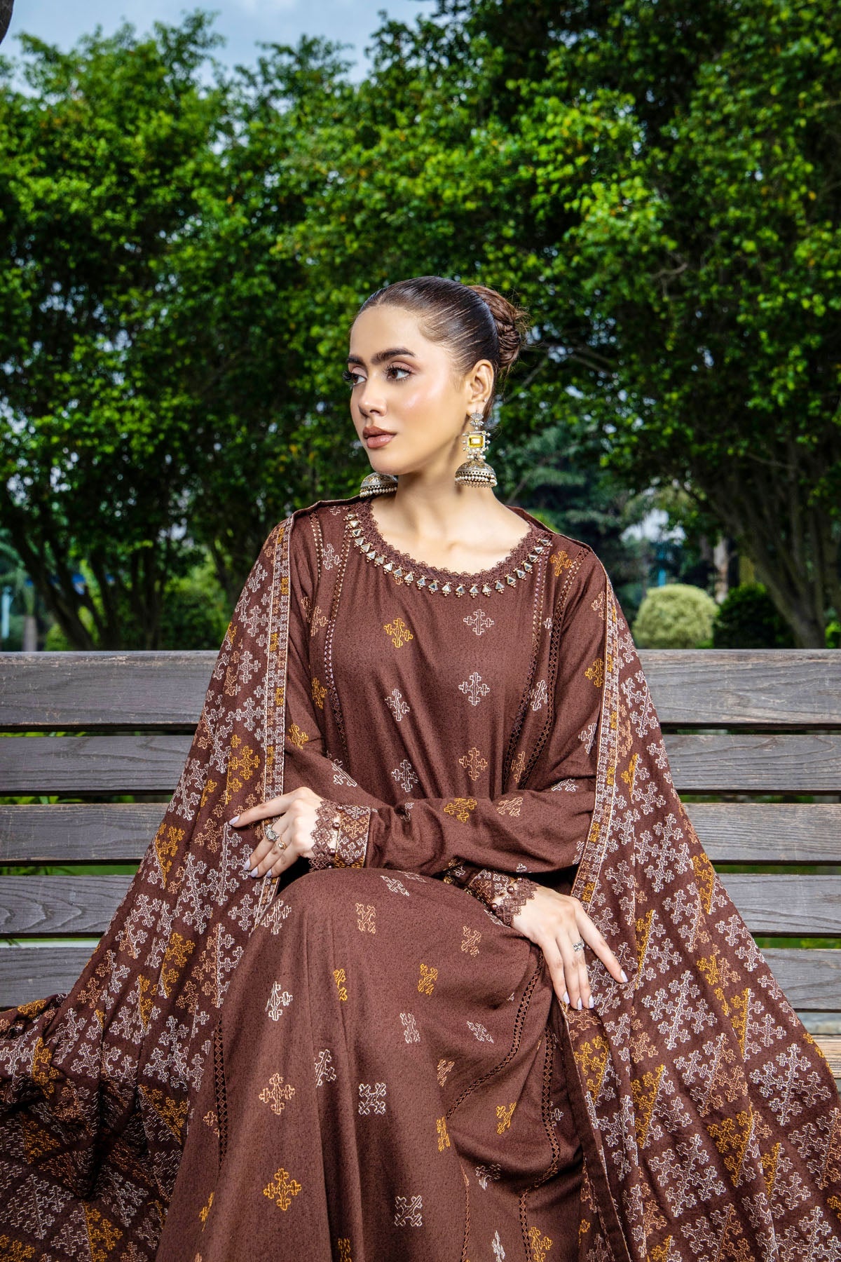 EMBROIDERED KARANDI LAWN 2 PCS (UNSTITCHED)