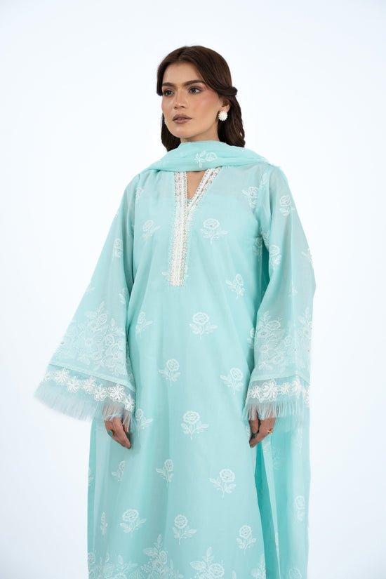 EMBROIDERED & EMBELISHED LAWN 3 PCS (UNSTITCHED)