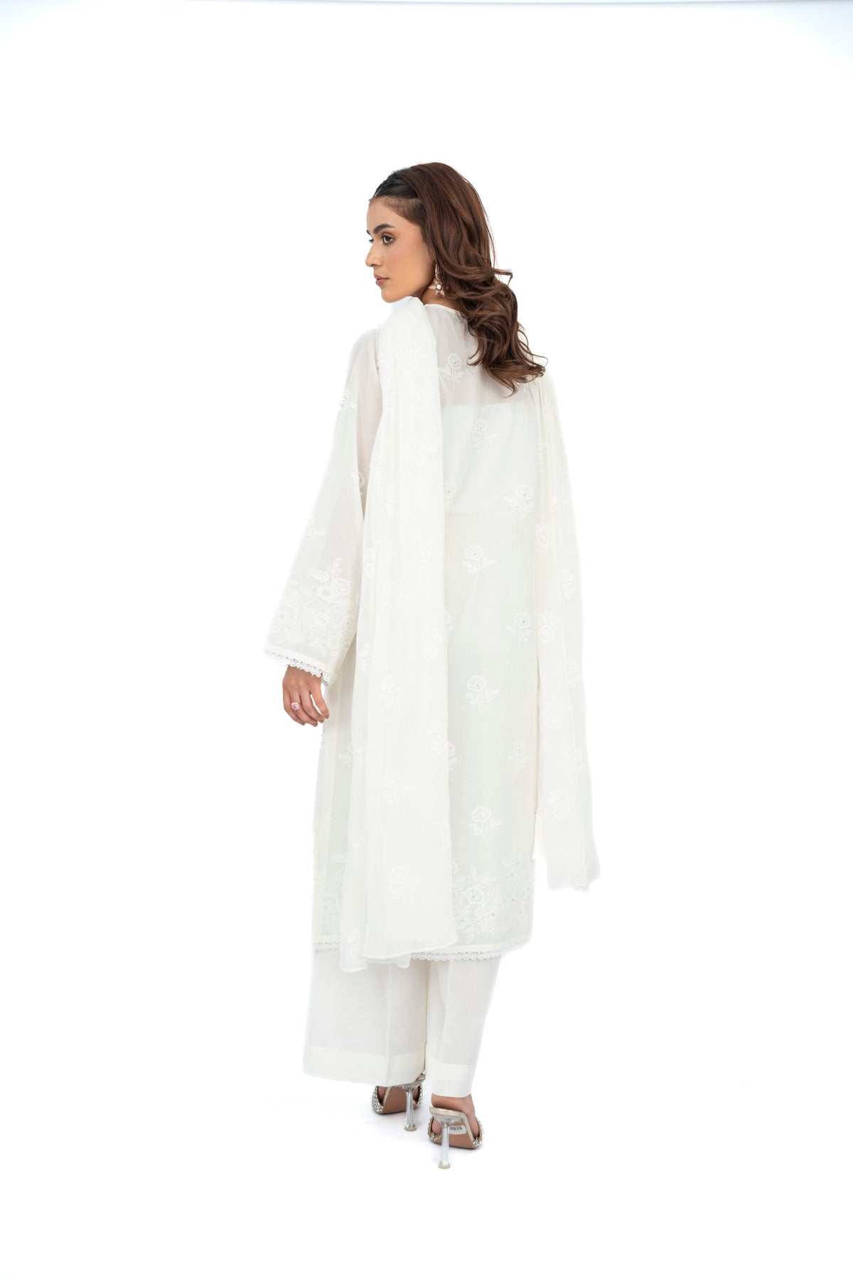 EMBROIDERED & EMBELISHED LAWN 3 PCS (UNSTITCHED)