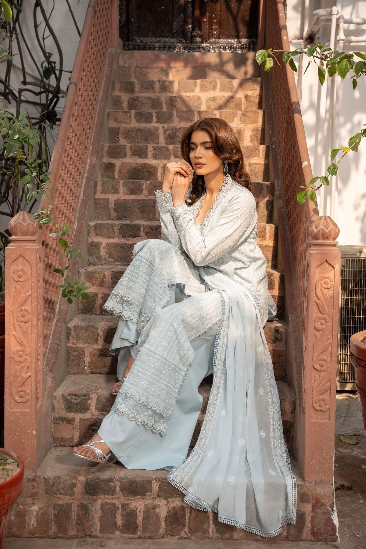 EMBROIDERED & EMBELISHED LAWN 3 PCS (UNSTITCHED)