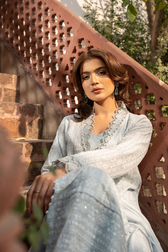 EMBROIDERED & EMBELISHED LAWN 3 PCS (UNSTITCHED)
