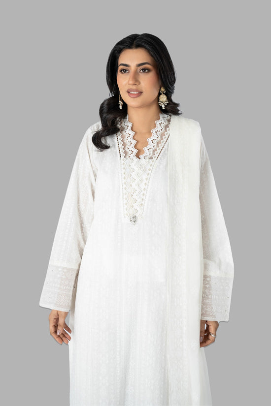 EMBROIDERED & EMBELISHED LAWN 3 PCS (UNSTITCHED)