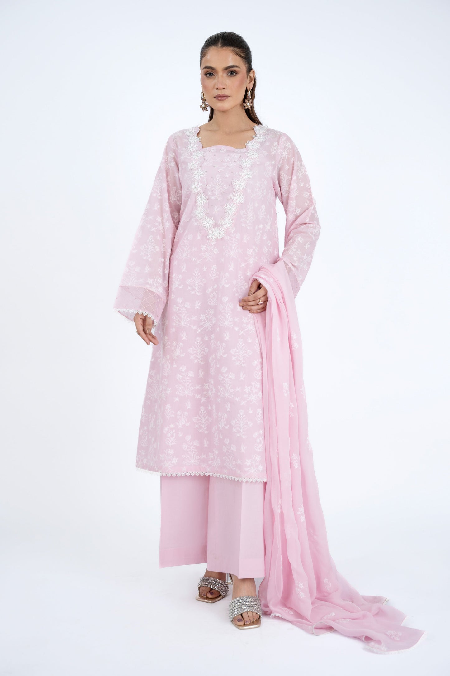 EMBROIDERED LAWN 3 PCS (UNSTITCHED)