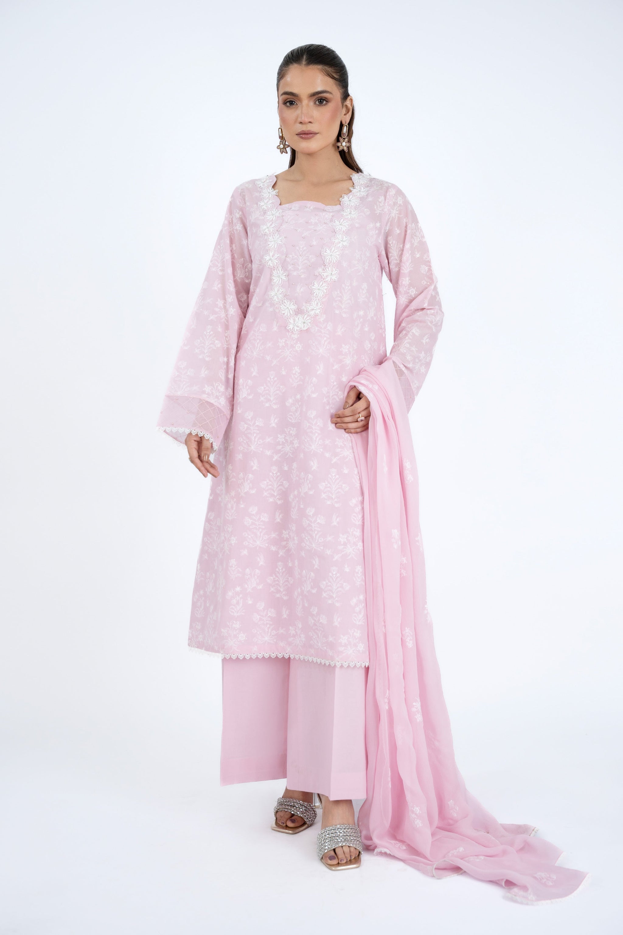 EMBROIDERED LAWN 3 PCS (UNSTITCHED)