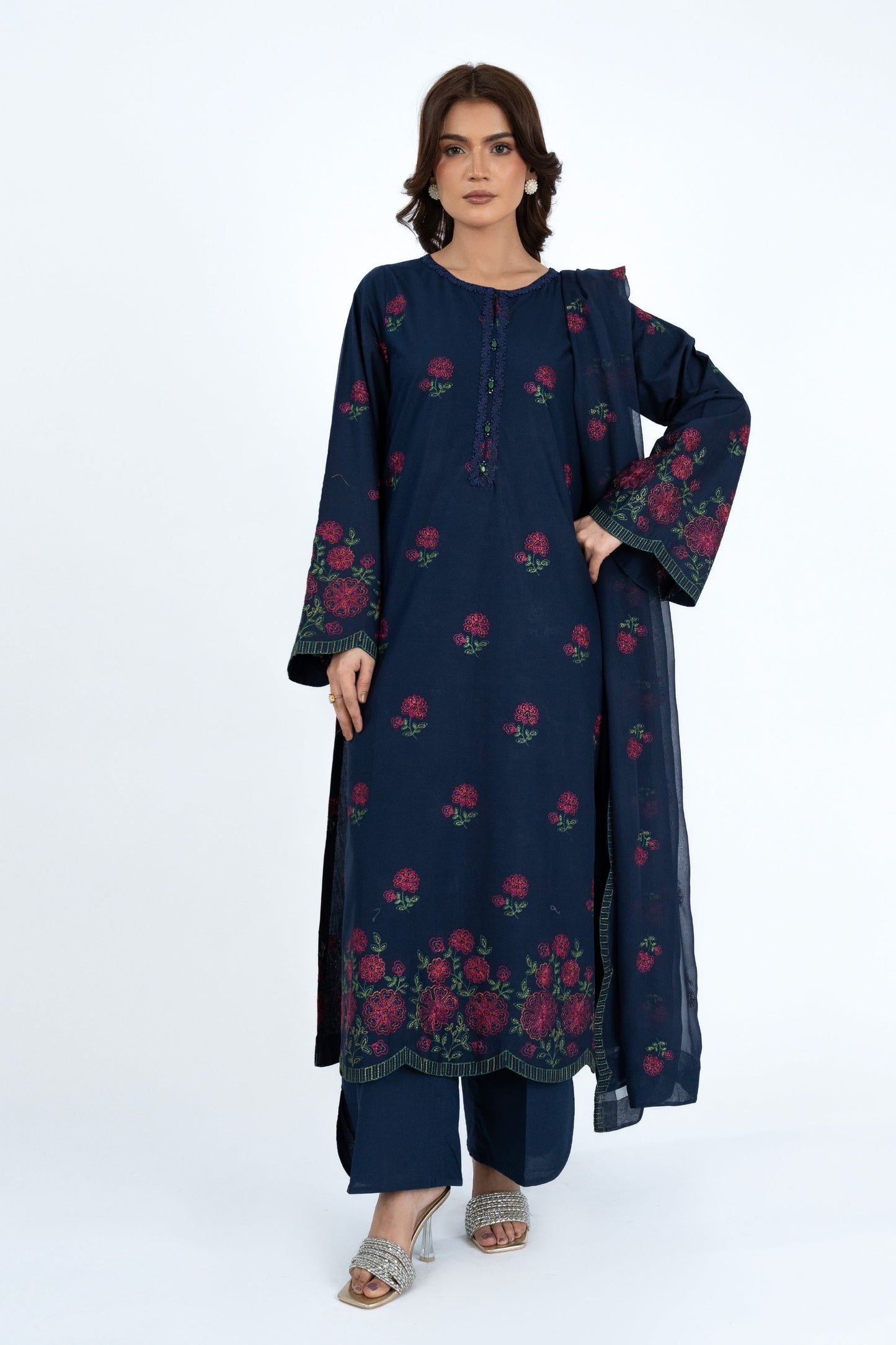 EMBROIDERED LAWN 3 PCS (UNSTITCHED)
