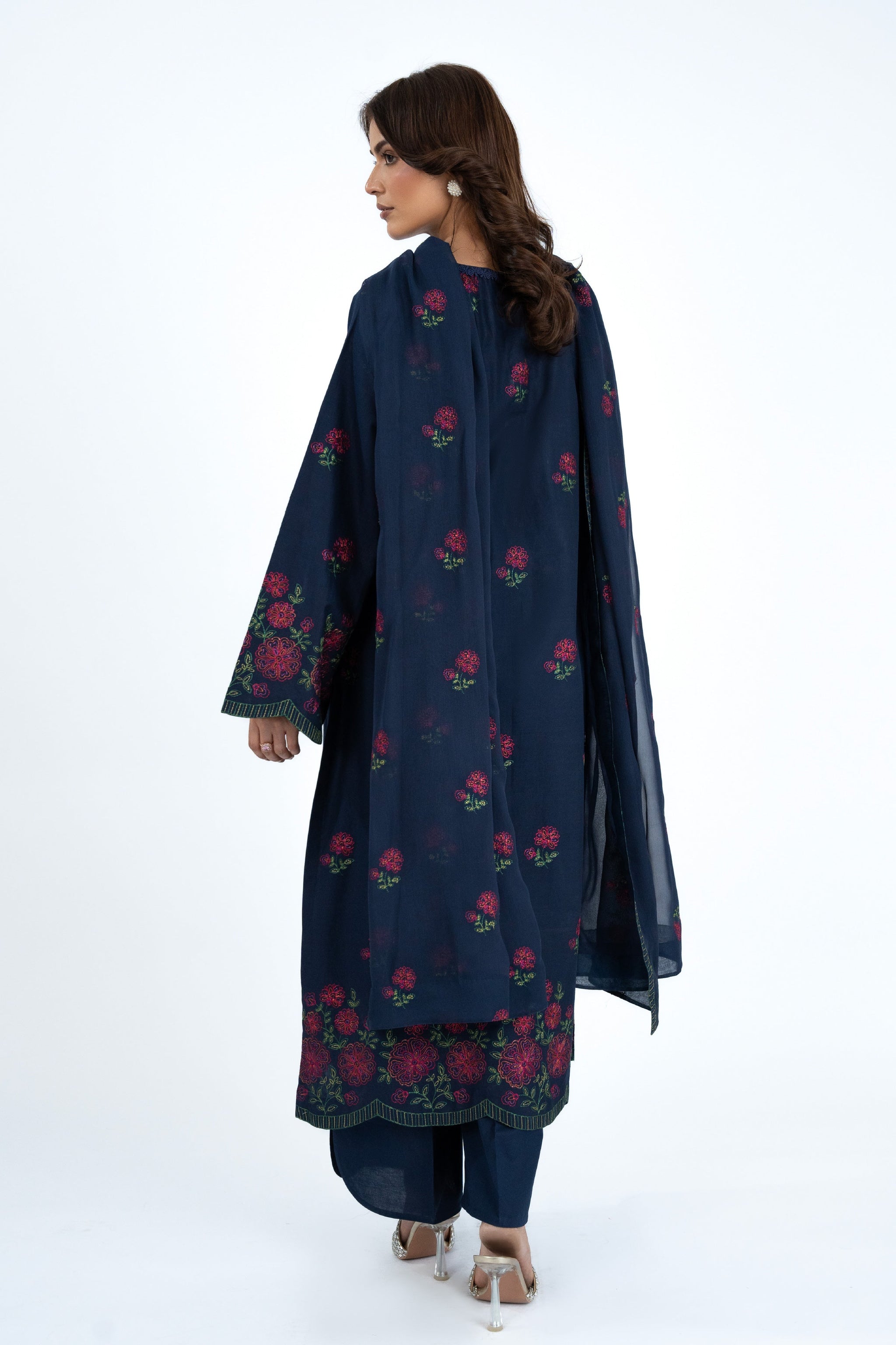 EMBROIDERED LAWN 3 PCS (UNSTITCHED)