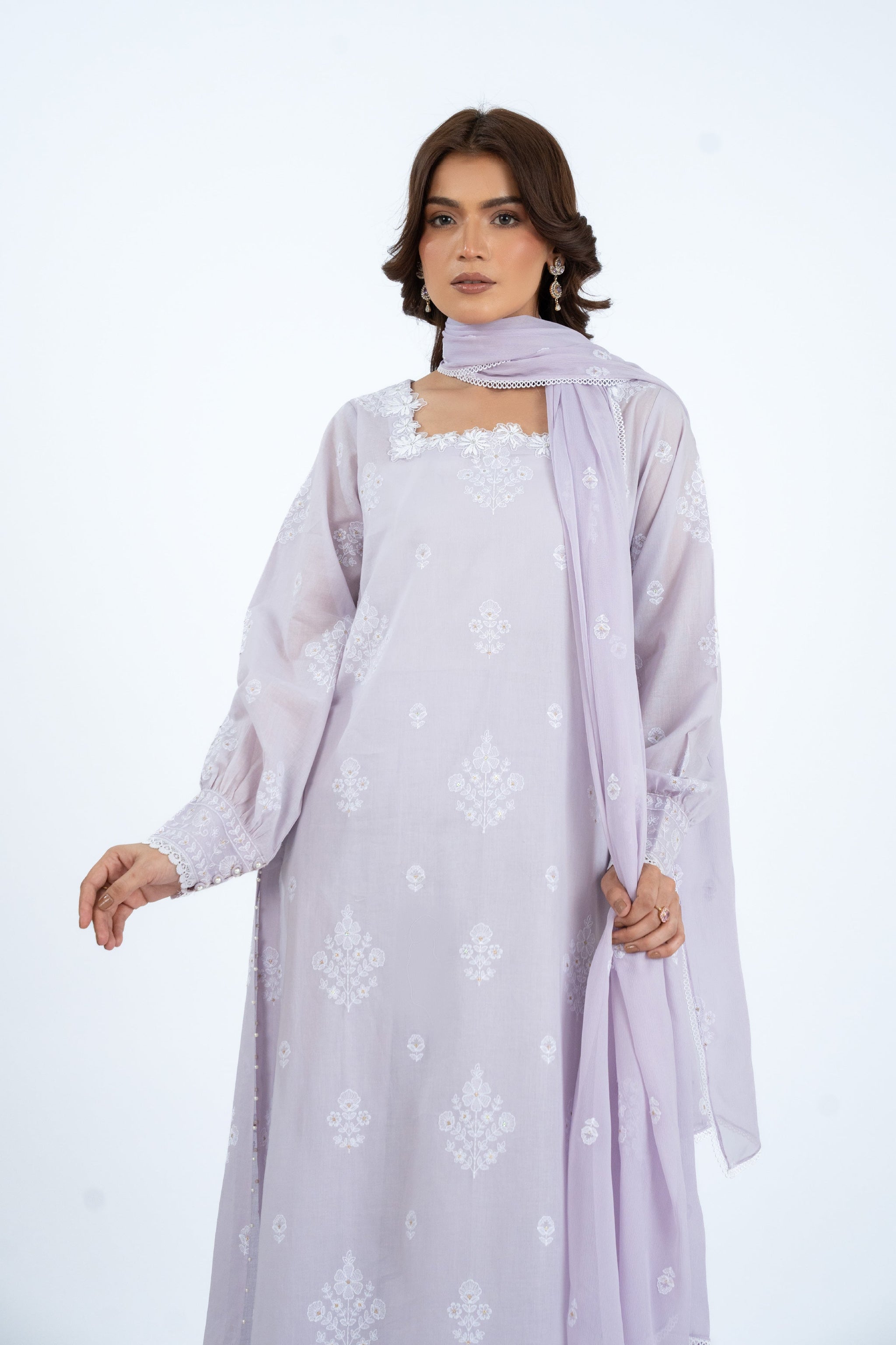 EMBROIDERED & EMBELISHED LAWN 3 PCS (UNSTITCHED)
