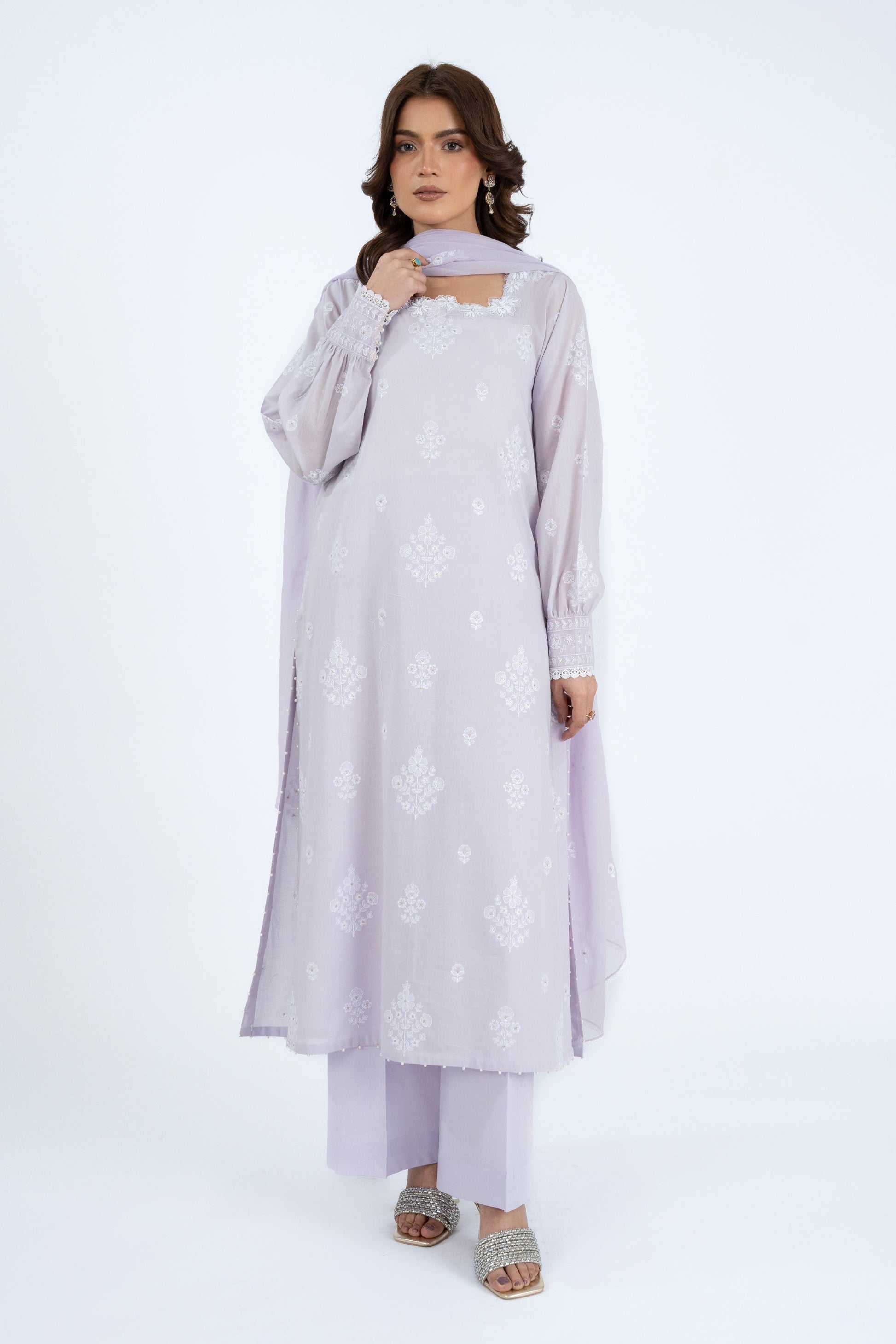 EMBROIDERED & EMBELISHED LAWN 3 PCS (UNSTITCHED)
