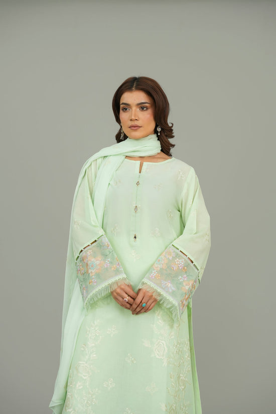 EMBROIDERED LAWN 3 PCS (UNSTITCHED)