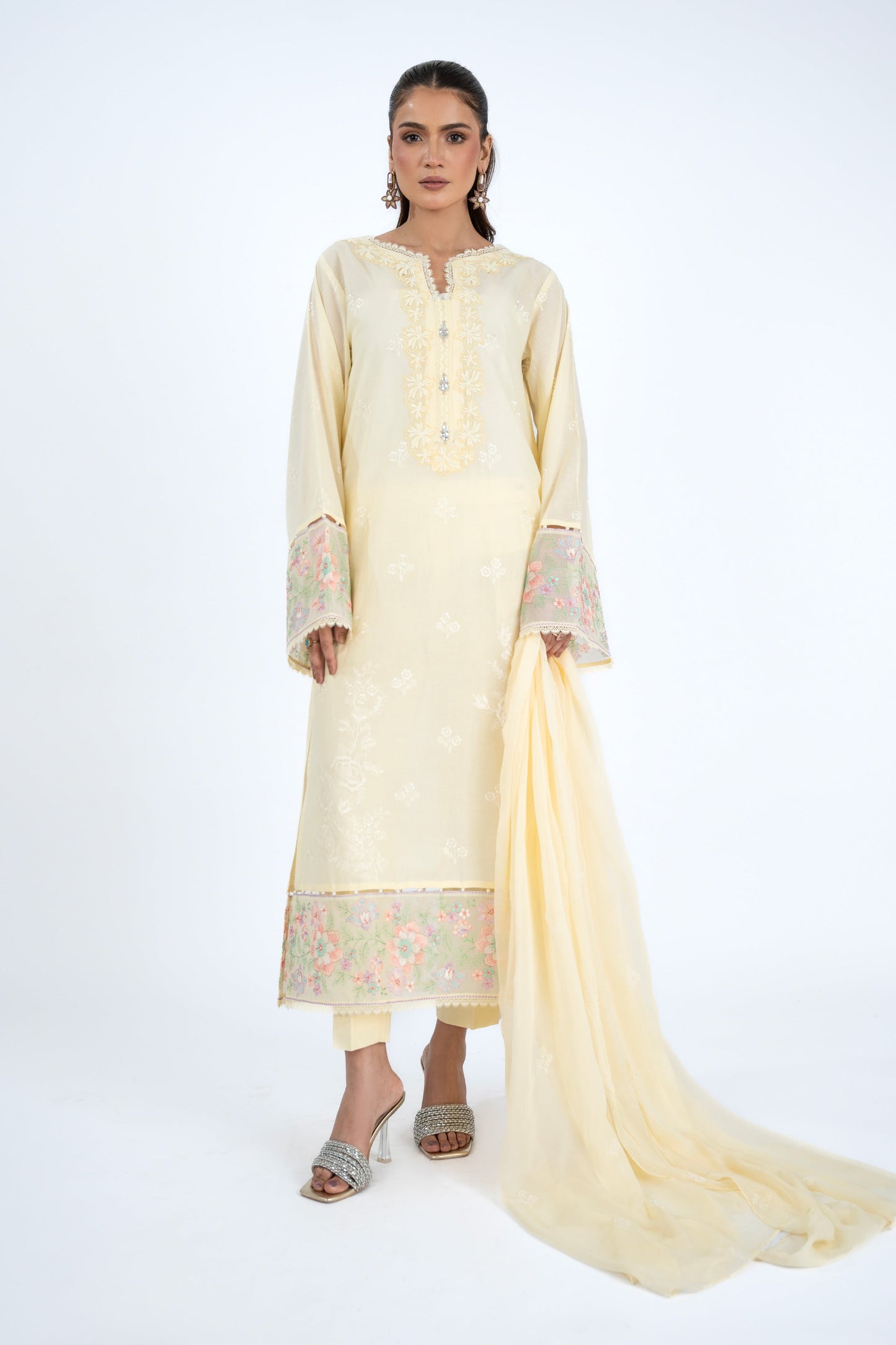 EMBROIDERED LAWN 3 PCS (UNSTITCHED)