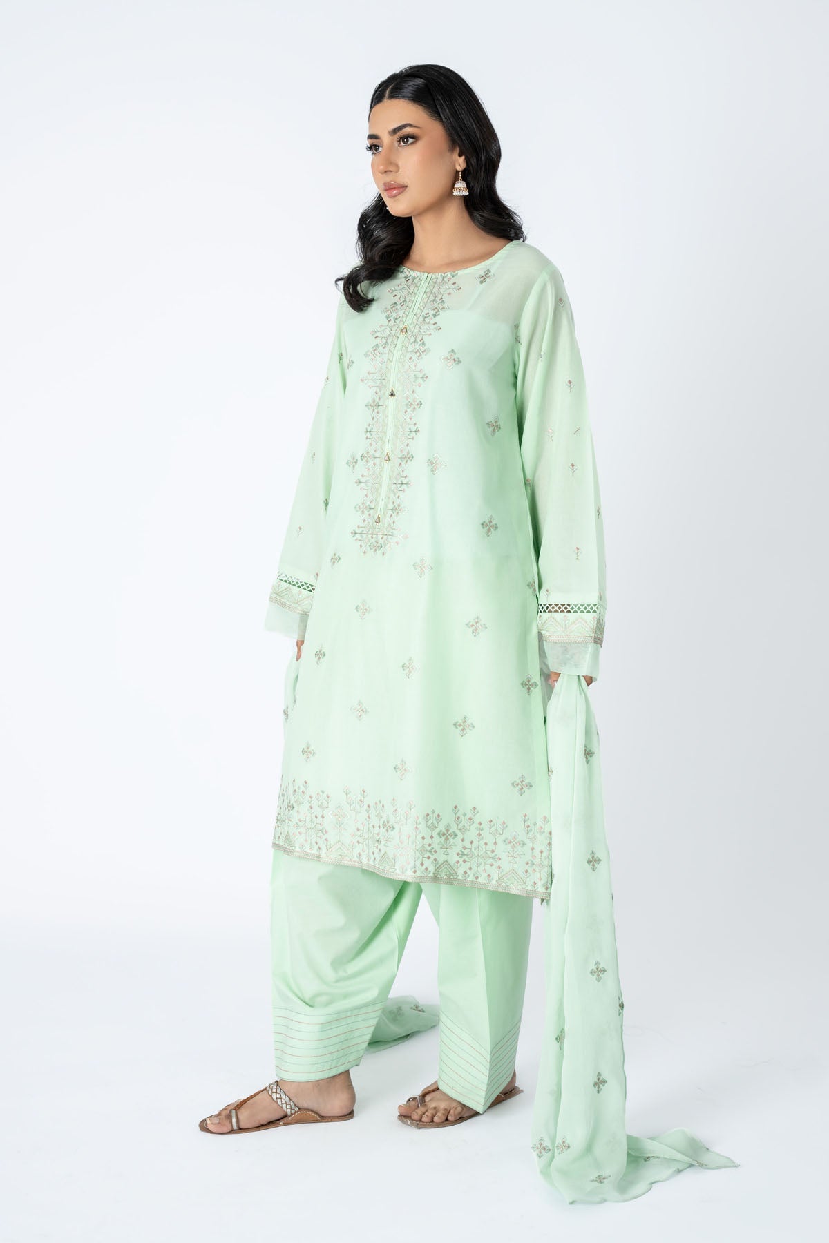 EMBROIDERED LAWN 3 PCS (UNSTITCHED)