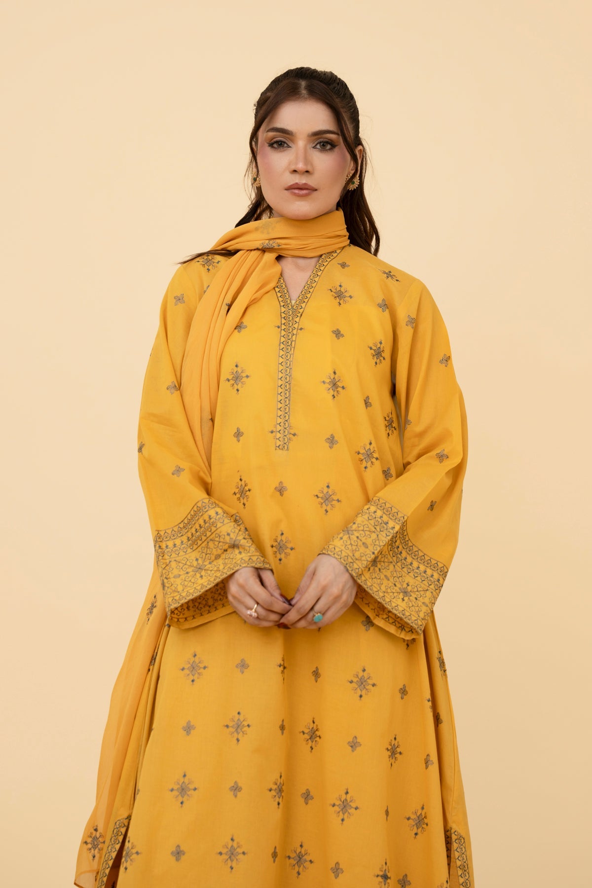 EMBROIDERED LAWN 3 PCS (UNSTITCHED)