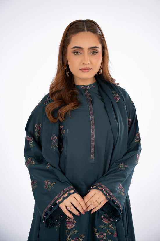 EMBROIDERED LAWN 3 PCS (UNSTITCHED)