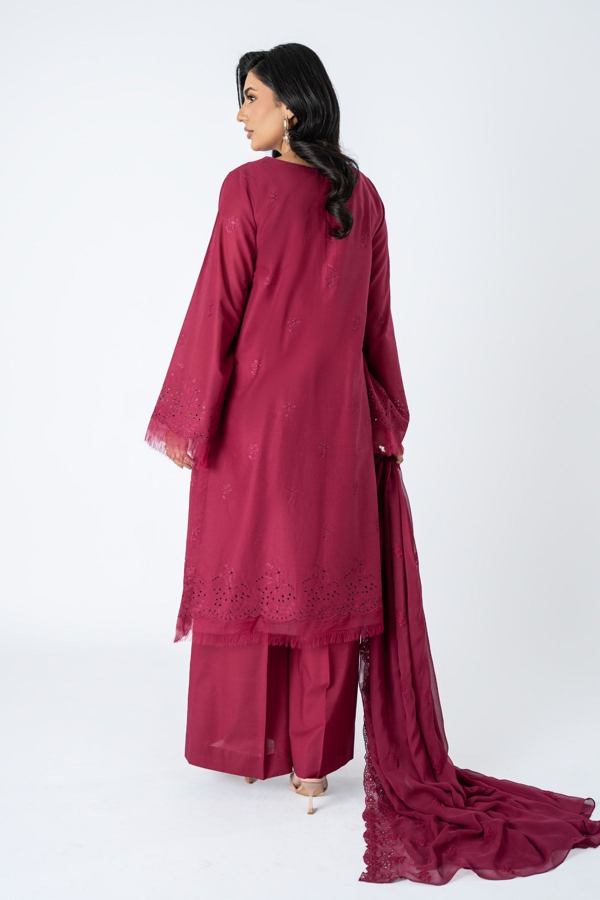 EMBROIDERED LAWN 3 PCS (UNSTITCHED)