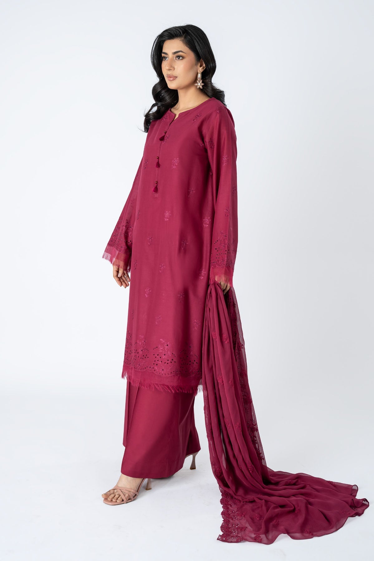 EMBROIDERED LAWN 3 PCS (UNSTITCHED)