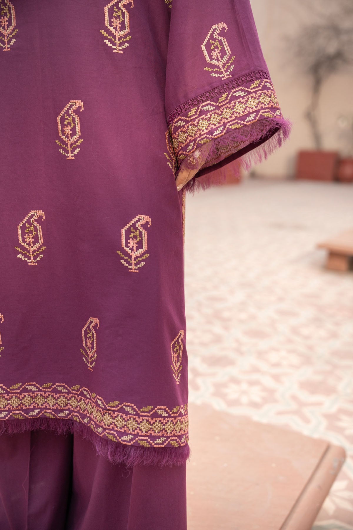 EMBROIDERED LAWN 2 PCS (UNSTITCHED)