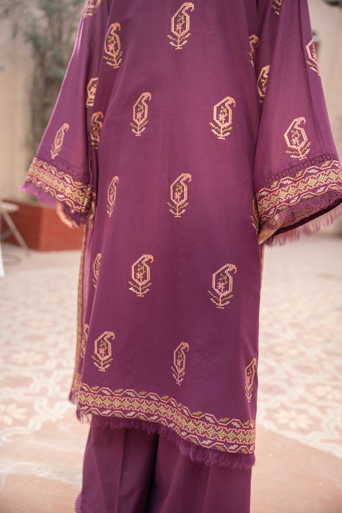 EMBROIDERED LAWN 2 PCS (UNSTITCHED)