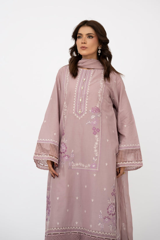 EMBROIDERED LAWN 3 PCS (UNSTITCHED)