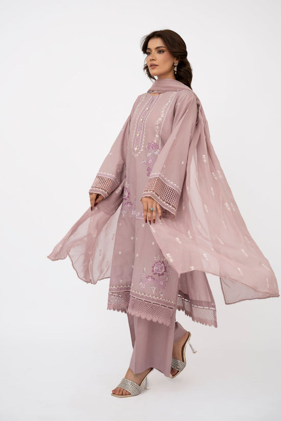 EMBROIDERED LAWN 3 PCS (UNSTITCHED)