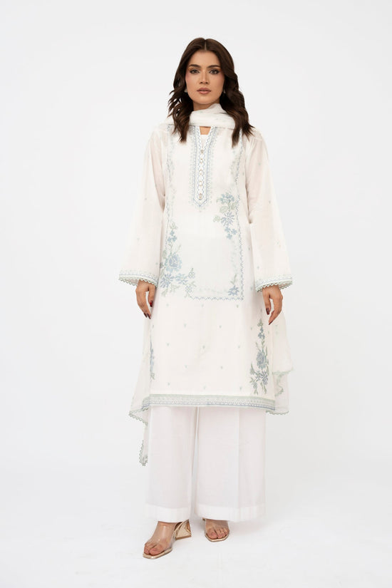 EMBROIDERED LAWN 3 PCS (UNSTITCHED)