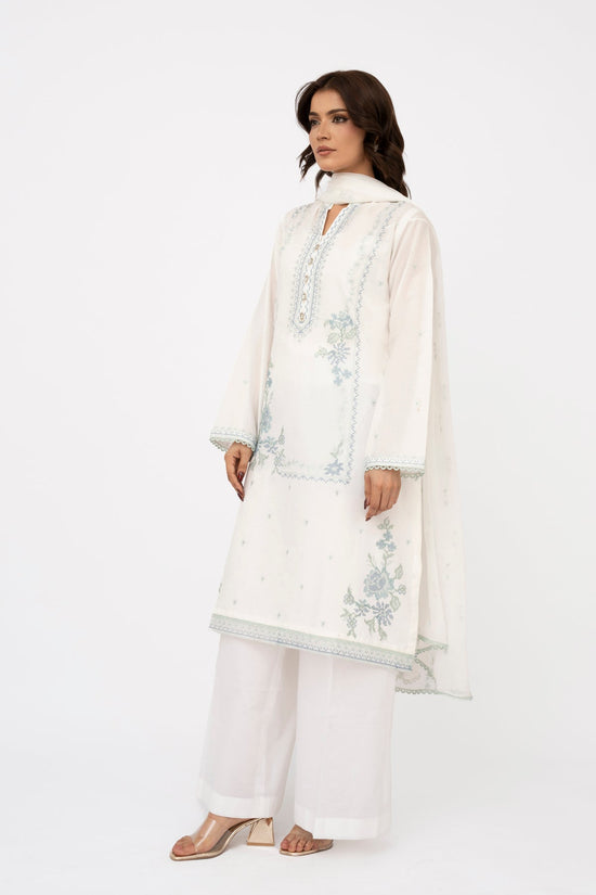EMBROIDERED LAWN 3 PCS (UNSTITCHED)