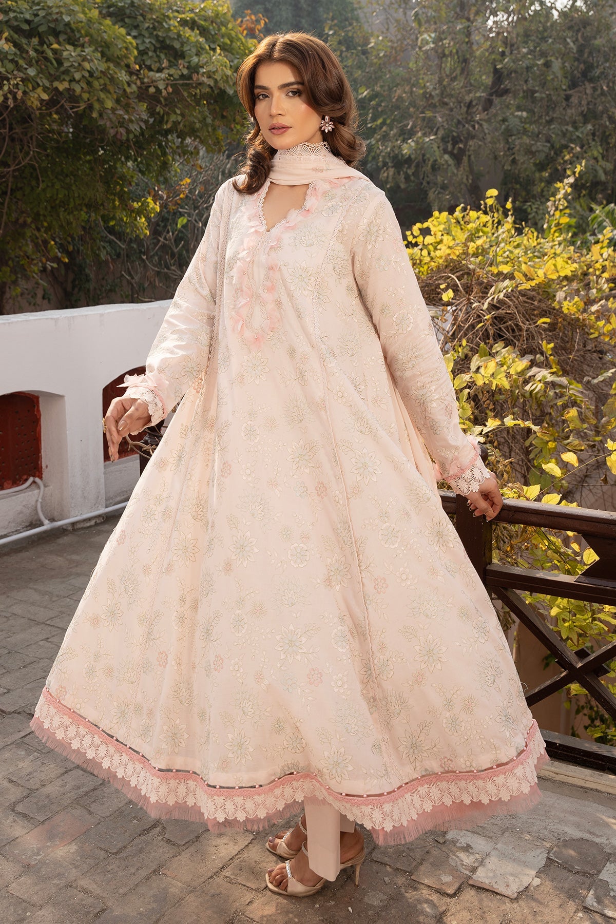 EMBROIDERED LAWN 3 PCS (UNSTITCHED)