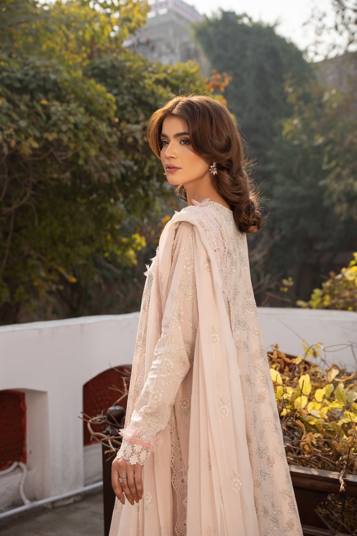 EMBROIDERED LAWN 3 PCS (UNSTITCHED)
