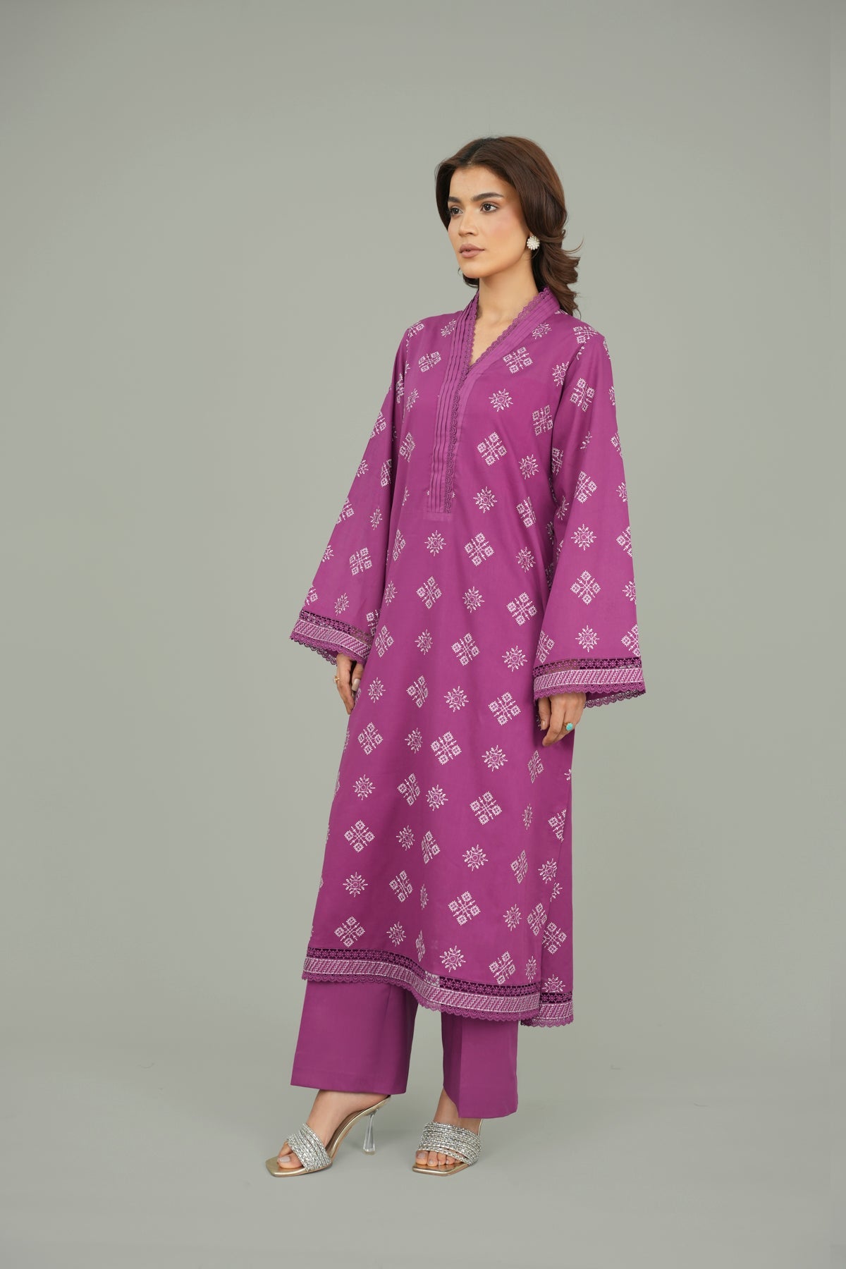 EMBROIDERED LAWN 2 PCS (UNSTITCHED)