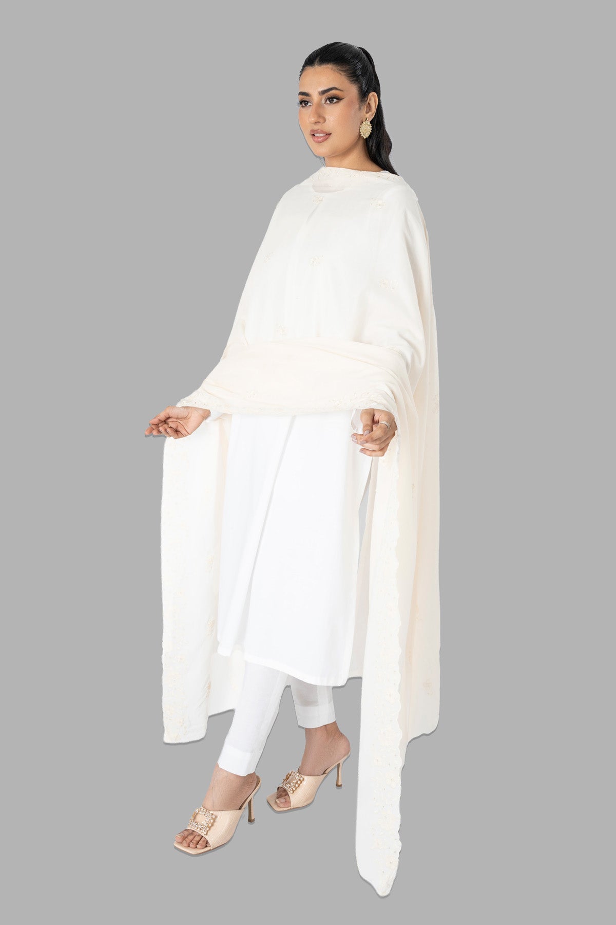 EMBROIDERED LAWN SHAWL (UNSTITCHED)