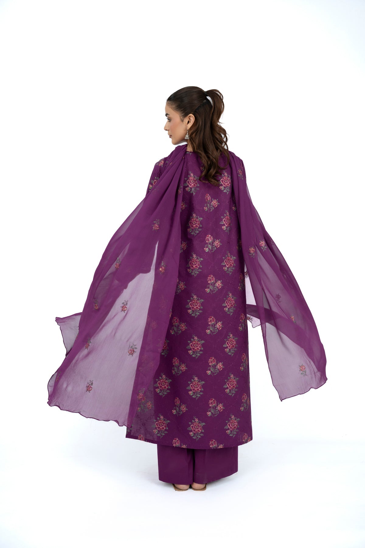EMBROIDERED LAWN 3 PCS (UNSTITCHED)