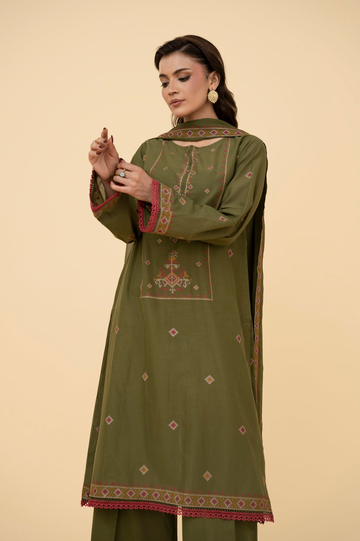 EMBROIDERED LAWN 3 PCS (UNSTITCHED)