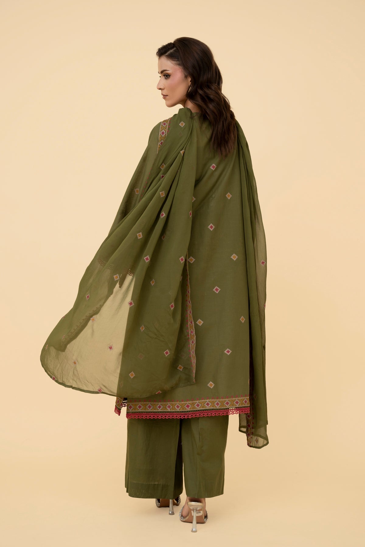 EMBROIDERED LAWN 3 PCS (UNSTITCHED)