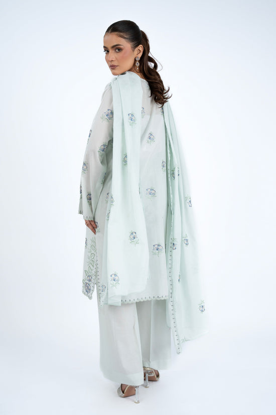 EMBROIDERED LAWN 3 PCS (UNSTITCHED)