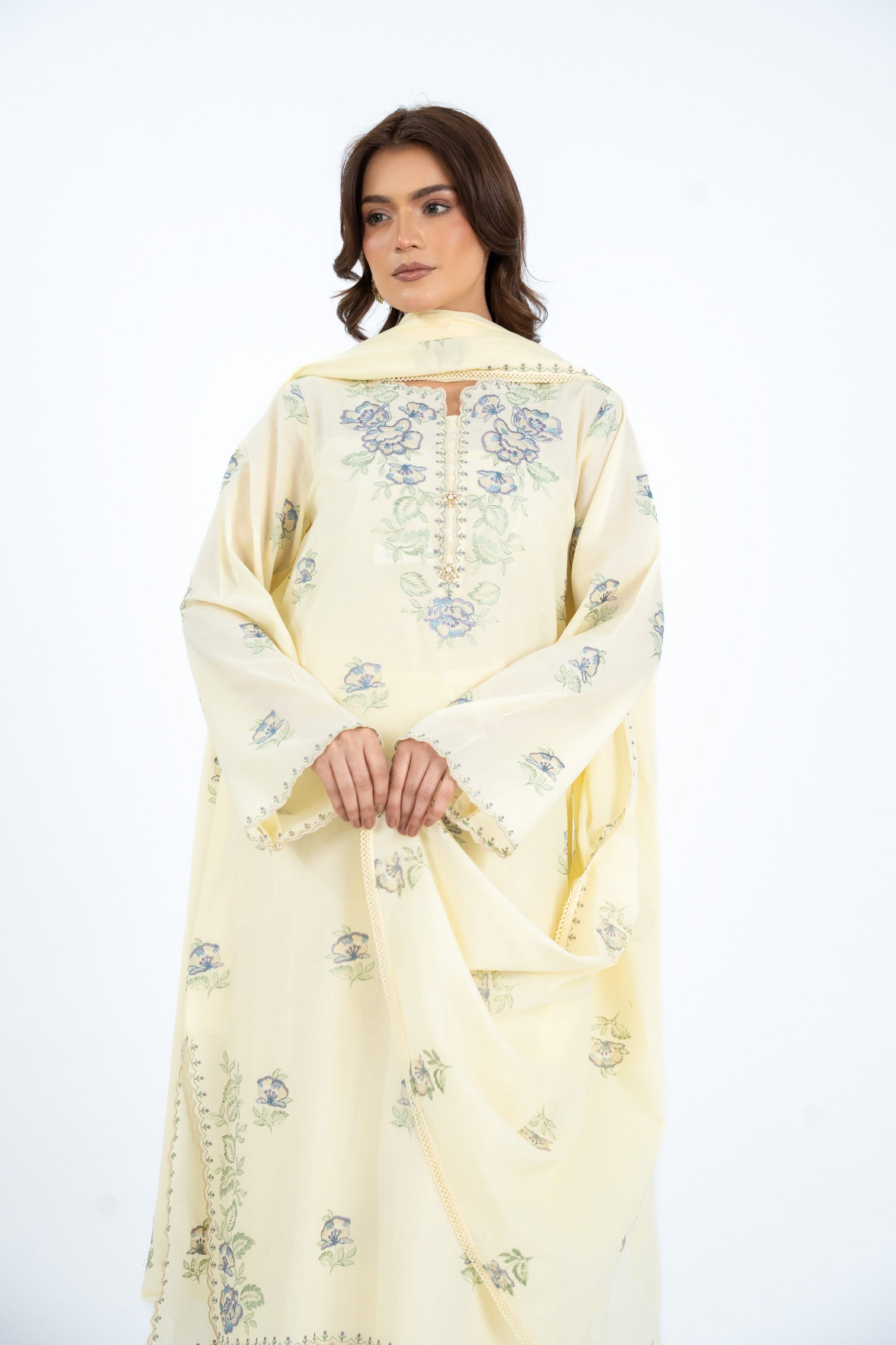 EMBROIDERED LAWN 3 PCS (UNSTITCHED)