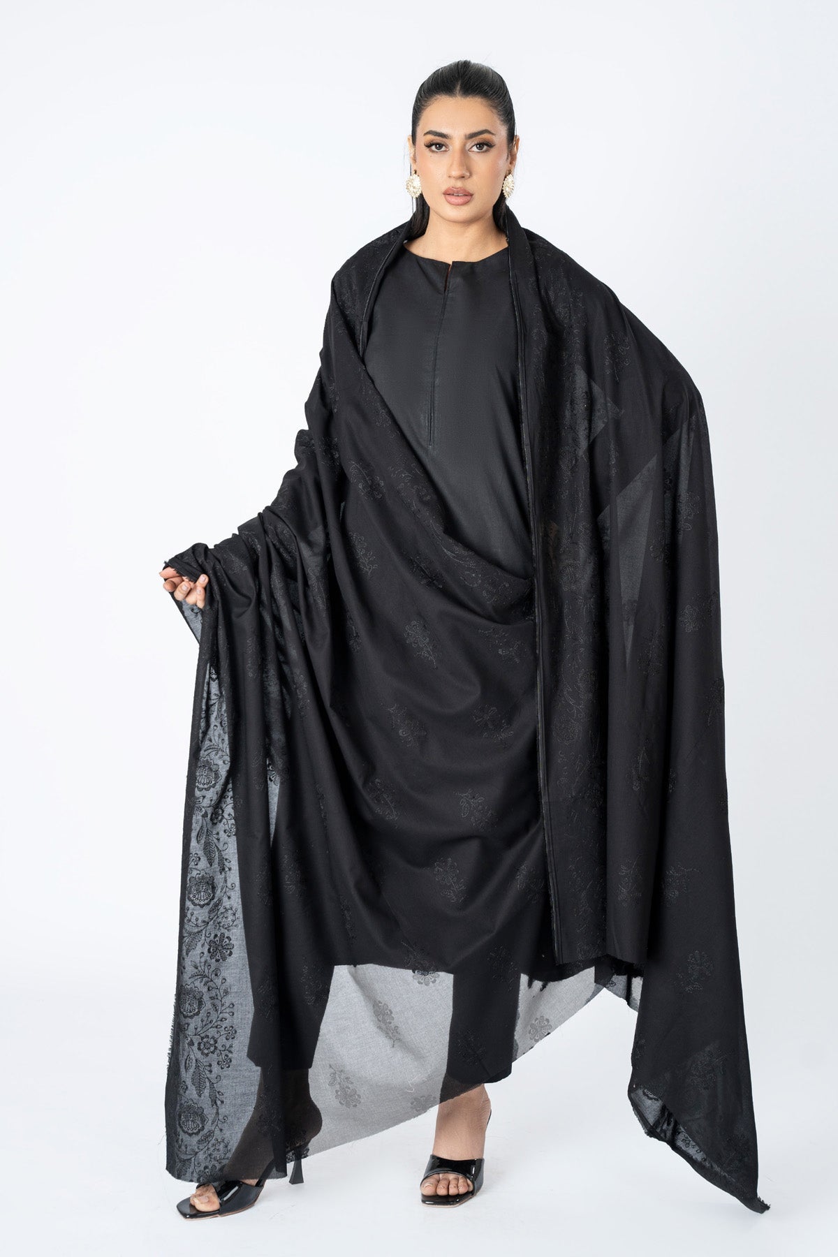 EMBROIDERED LAWN SHAWL (UNSTITCHED)