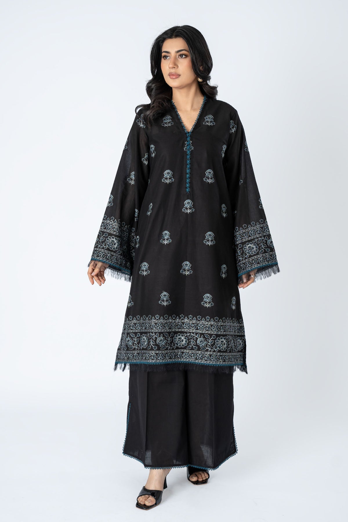 EMBROIDERED LAWN 2 PCS (UNSTITCHED)